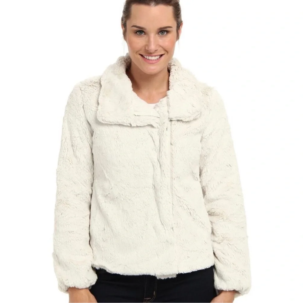 Patagonia Women's Pelage Faux Fur Jacket- oat - Picture 9 of 12